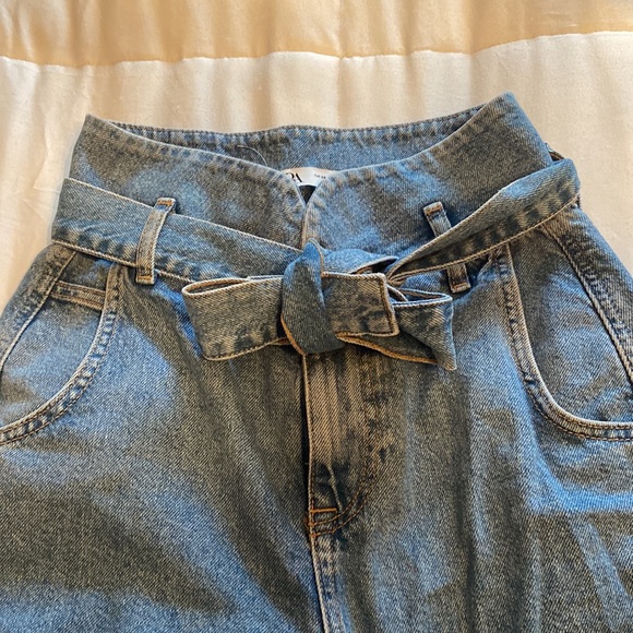 Zara jeans with belt. US2/ 24 - Picture 4 of 5